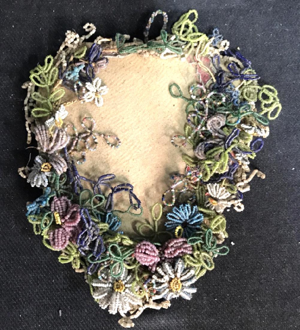 Vintage Beaded Floral Necklace w Original Box (1 of 10)