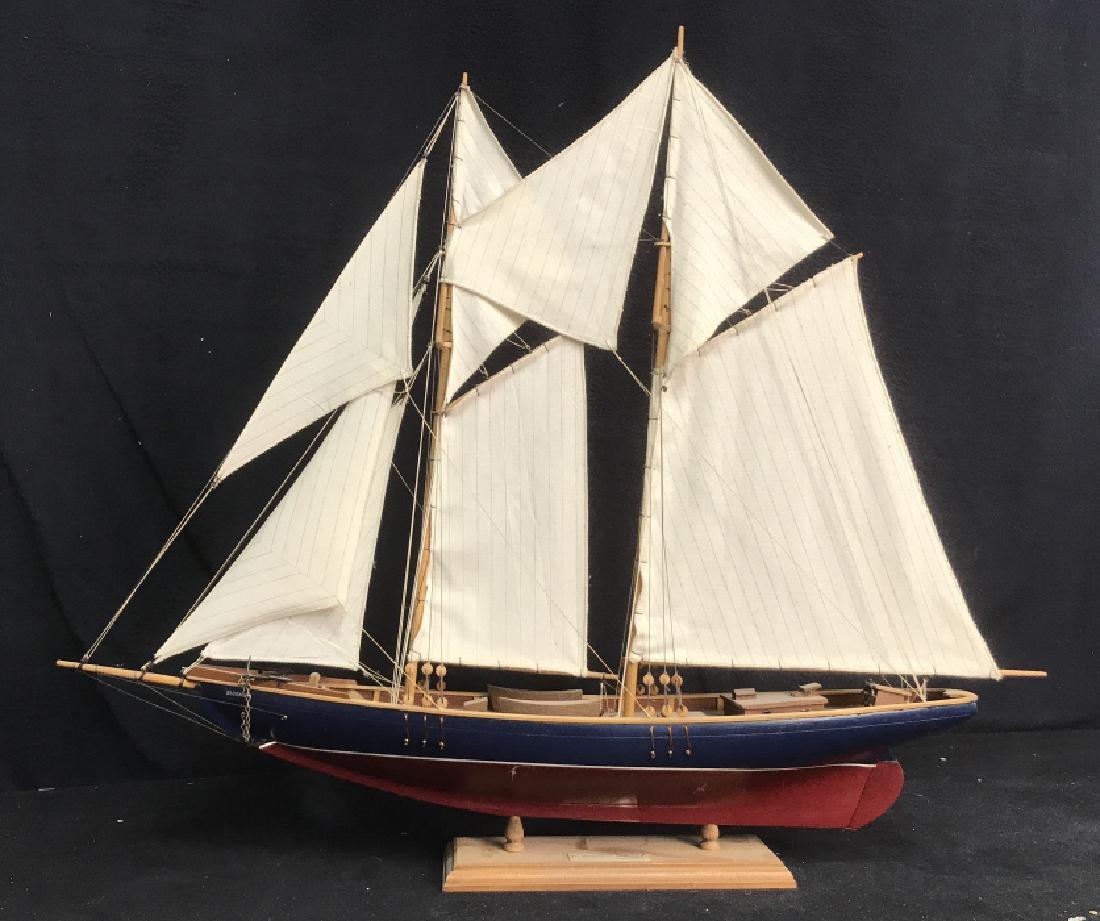 Bluenose 1921 painted Wood and Fabric Ship Model (1 of 10)