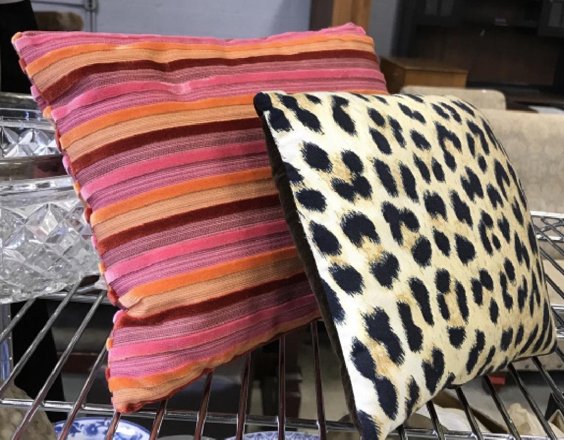 2 Throw Pillows Leopard And Striped (1 of 10)