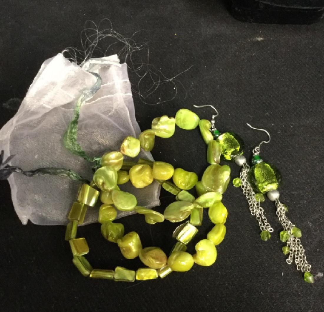 Set Multi Strand Green Bead Bracelet w Earrings (1 of 8)