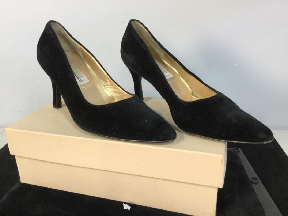 Diego Della valle Ladies Black Velvet Pumps (1 of 8)