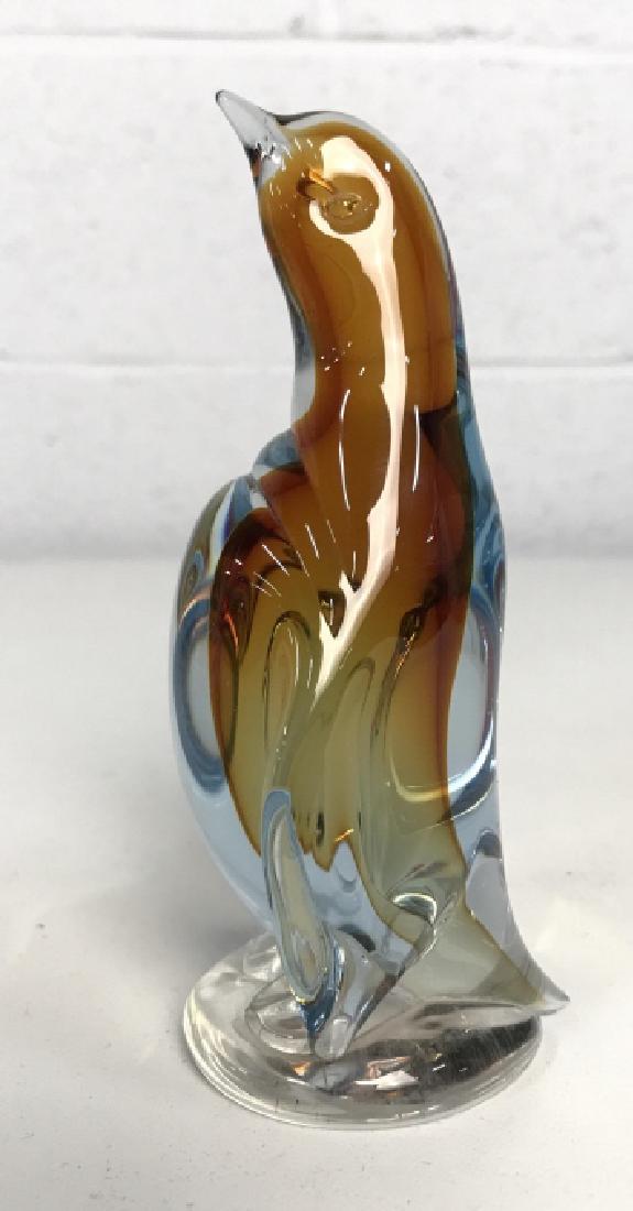 Vintage Murano Penguin Poss Alfredo Barbini: Vintage Murano Glass Penguin Possibly by Alfredo Barbini, Hand formed glass penguin sculpture with brown toned center with light blue glass surrounding. Measures approx 5.5 inches tall x 2.25 inches w