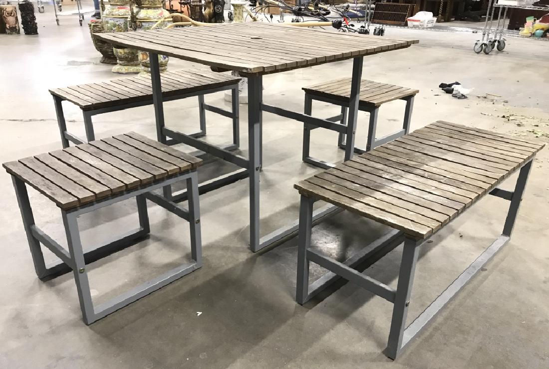 Set 5 Metal And TEAK Wood Patio Table And Stools (1 of 8)