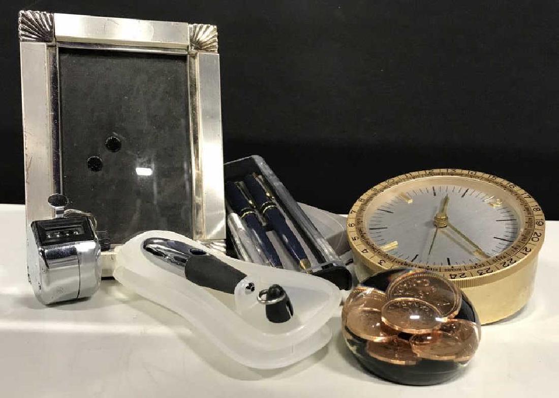 Group of Desktop Accessories (1 of 17)