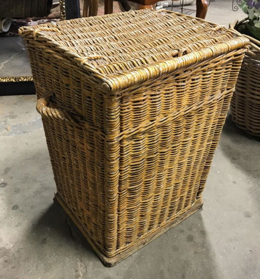 Vintage Painted Wicker Laundry Basket Vintage Painted Wicker Laundry Basket