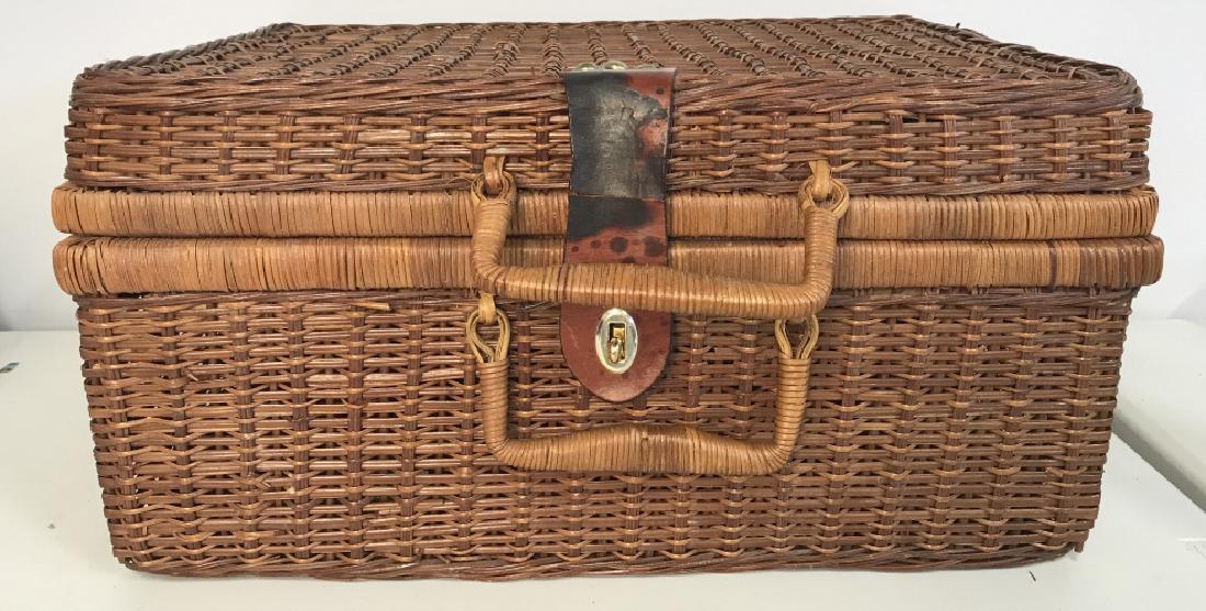Vintage Wicker Picnic Basket (1 of 10)