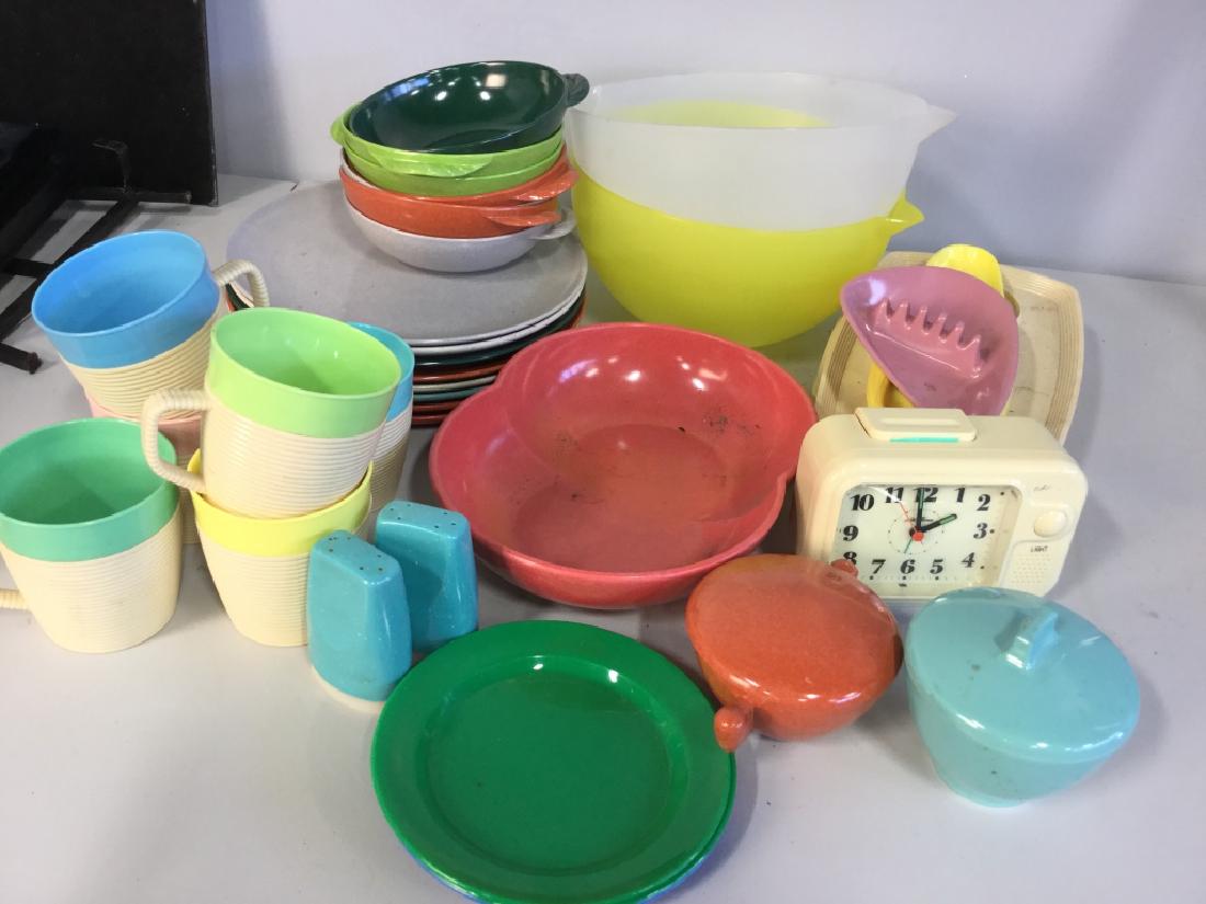 Vintage Mid Century Kitchen Plastic utensils (1 of 16)