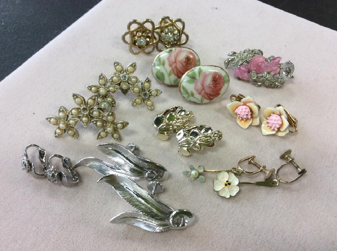 Lot 9 Pairs Vintage Floral Clip On Earrings (1 of 20)