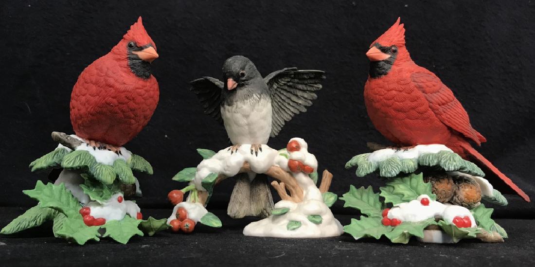 Set of 3 LENOX Porcelain Winter Bird Figurines: Set of 3 LENOX collectible fine porcelain winter bird figurines. This set includes: a 1991 Dark-eyed Junco; two 1995 Christmas Cardinals. The cardinals are limited edition. The vintage Junco has a min