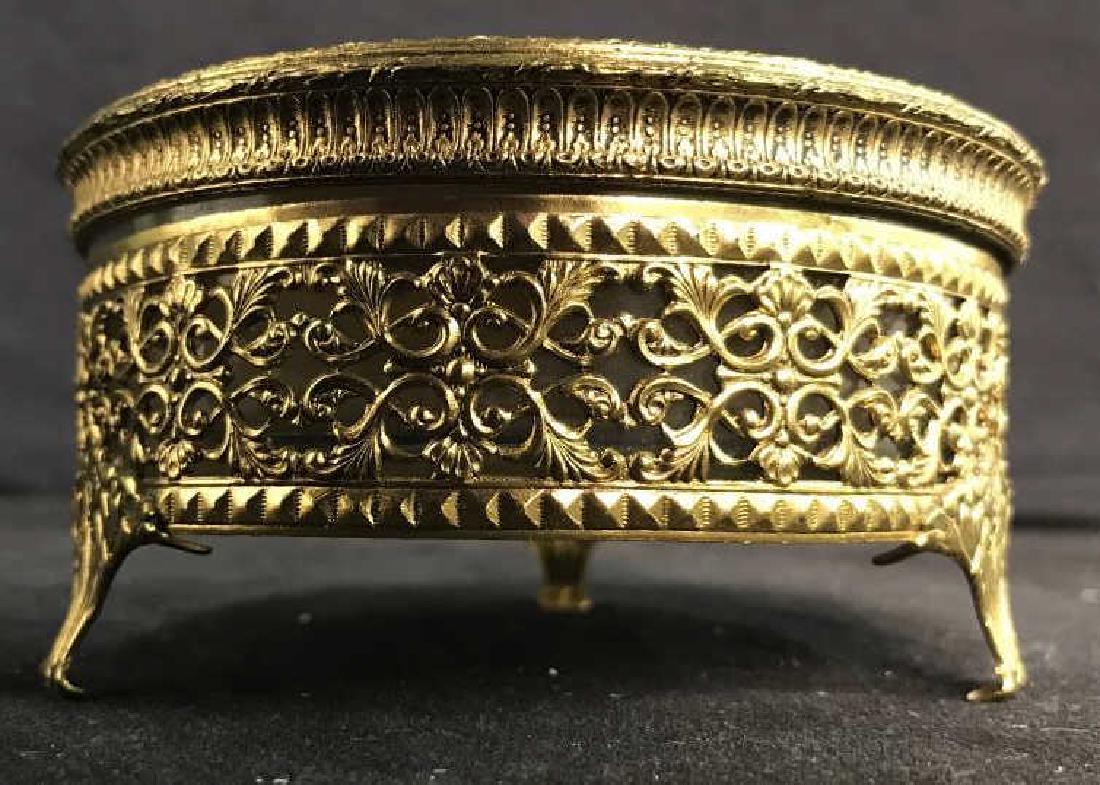 GLOBE Gold Plated Circular Trinket Box: GLOBE footed & circular trinket / jewelry / keepsake / women’s table / vanity accessory / box. Box has label inside indicating brand GLOBE and that it is 24 kt. Gold plated, guaranteed nontarnishabl
