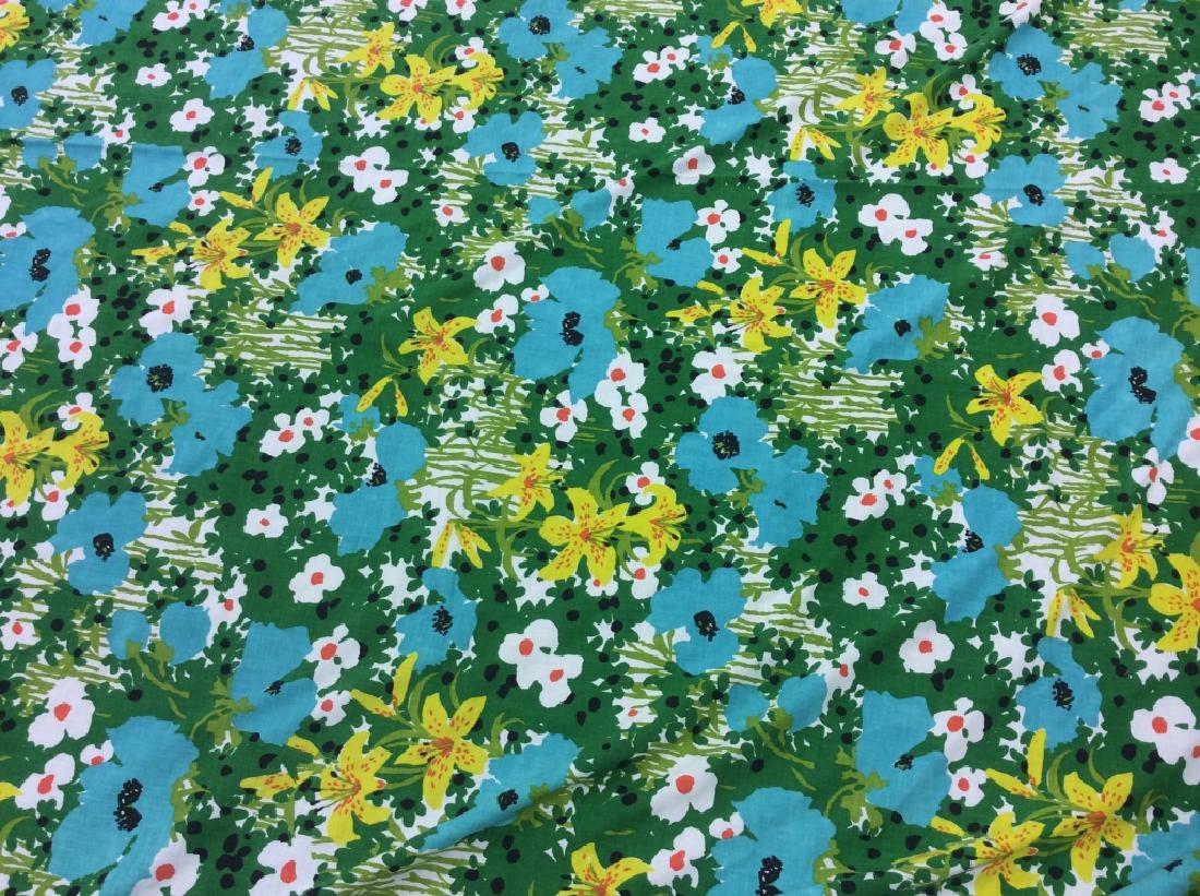 Vintage Marimekko-Style Bedsheet: Vintage Marimekko-Style flower power bedsheet / bed cover. Label indicates the sheet is size Full. Edges of bedsheet are Fringed. Sheet is bright Turquoise, green, white, and red in tone, with olive g