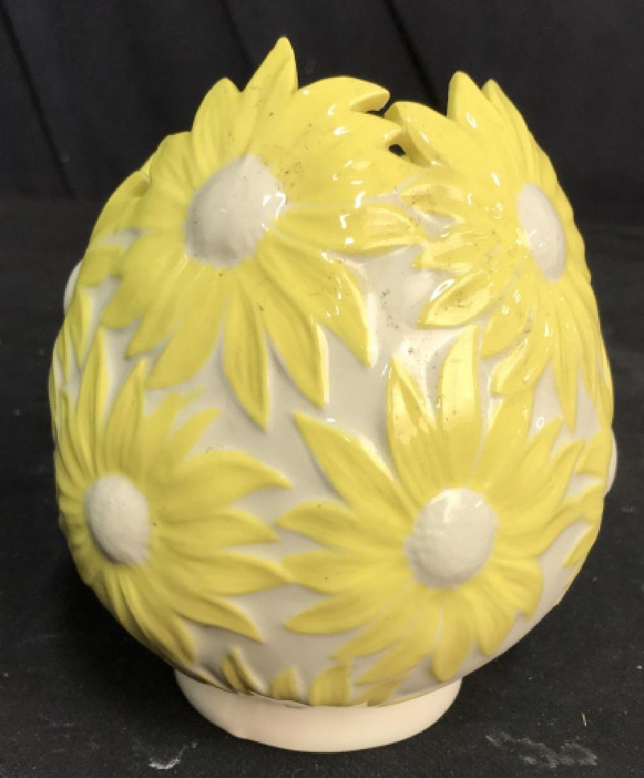 Retro Vintage Daisy Form Porcelain Vase (1 of 12)