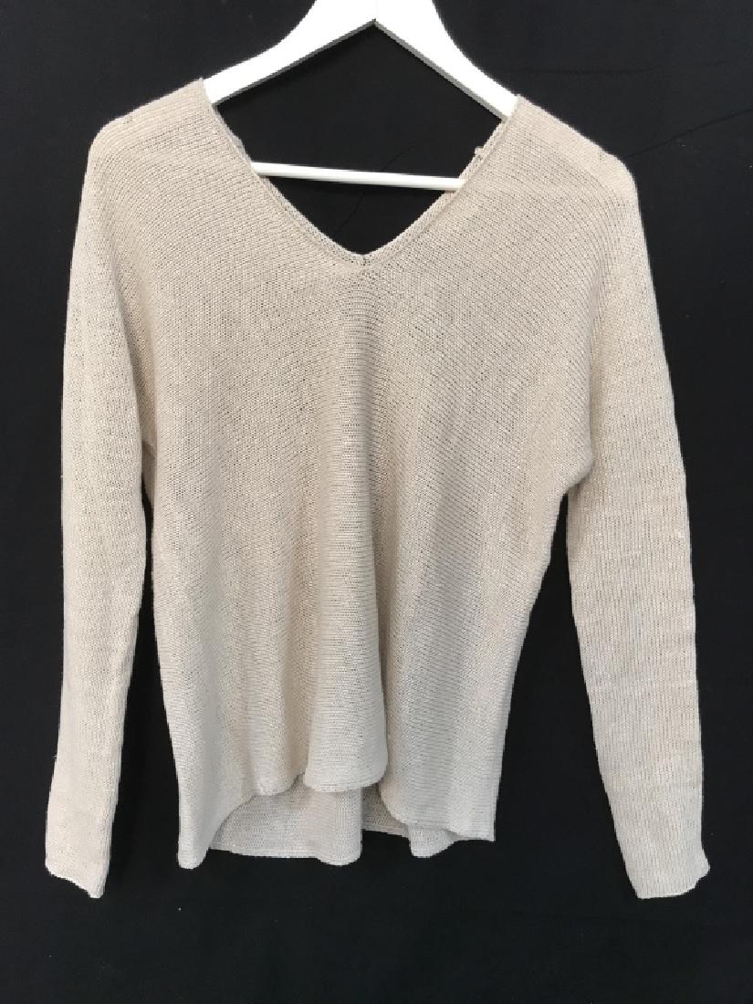 VINCE Designer Linen Knitwear Sweater: VINCE Designer women’s casual knitwear sweater. Sweater is oatmeal in tone. Label reads Vince, 100% linen, Size XS. Women’s ladies’ designer sweater / linen knit sweater / designer spring summer