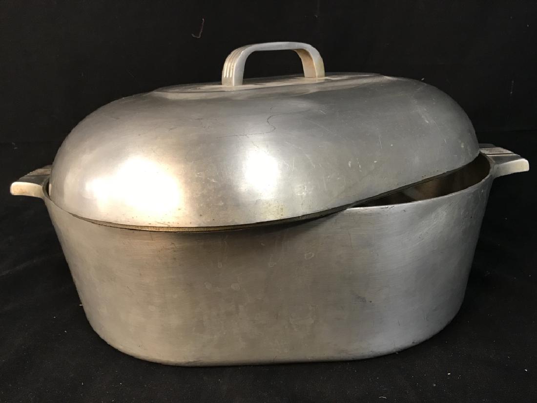 Wagnerware Magnalite Covered Roasting Pan, Sidney: Wagnerware Magnalite Covered Roasting Pan, Sidney, Possibly aluminum, marked underside, Wagnerware, Sidney, Magnalite, 4267-P, Cookware, Roasting Pan, Australia, Kitchenware, Tableware, Cookware, Aust