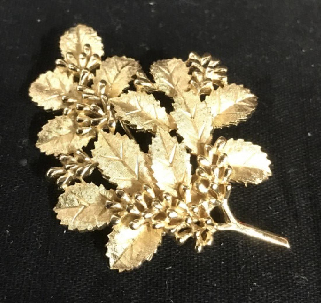 TRIFARI Signed Vintage Brooch Jewelry: Gold toned leaf form pin, brooch, Estate jewelry, vintage jewelry, measures app 3 inches by 2 inches