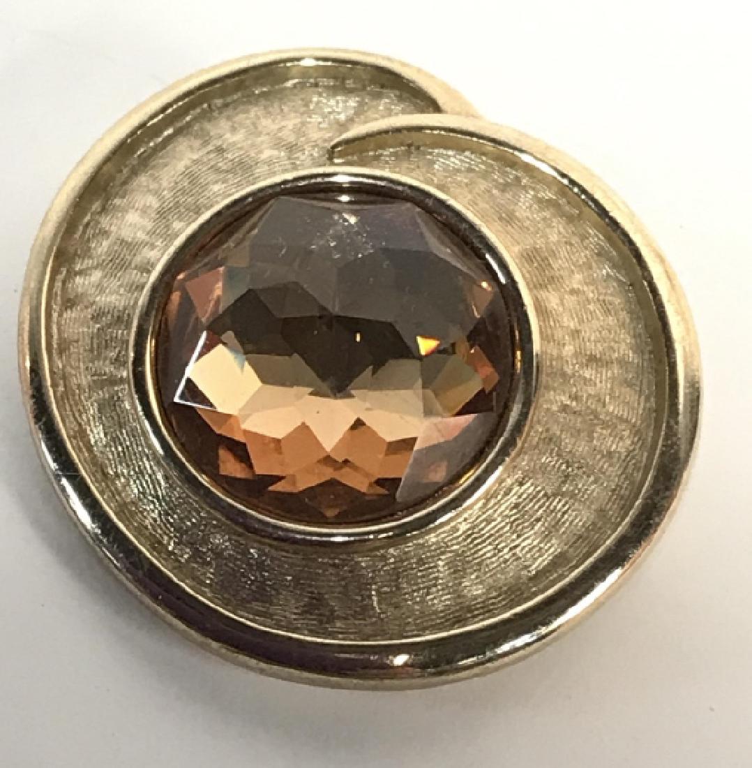 Vintage Gold toned And Faceted Topaz Toned Stone: Vintage Gold toned And Faceted Topaz Toned Stone Pin Brooch, 1 7/8 in, good condition, Ladies Costume Jewelry, Ladies Fashion accessory, wearable, Topaz, Pin, Brooch, 5