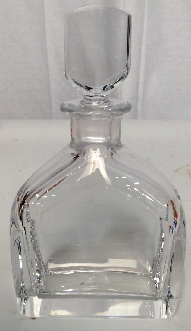 Orrefors Crystal Decanter: Modern style crystal Decanter with stopper, Signed initialed and numbered underside, bar ware, table top , bar accessory, good condition easures approx 9 in by 5 in.