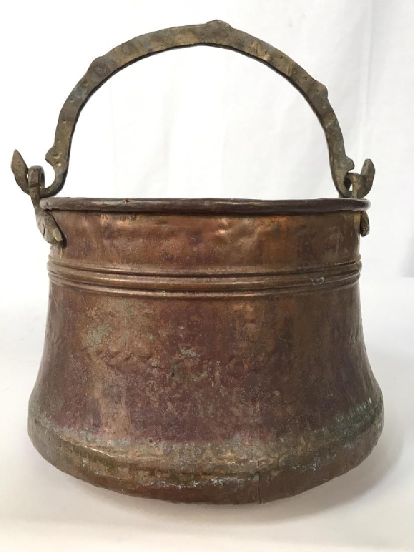 Vintage Handled Copper Pot: Vintage Handled Copper Toned Pot, 6 1/2 x 8 in, hammered, Good condition,, copper pot, upscale / up cycle planter vessel garden accessory fireplace bin, magazine holder.