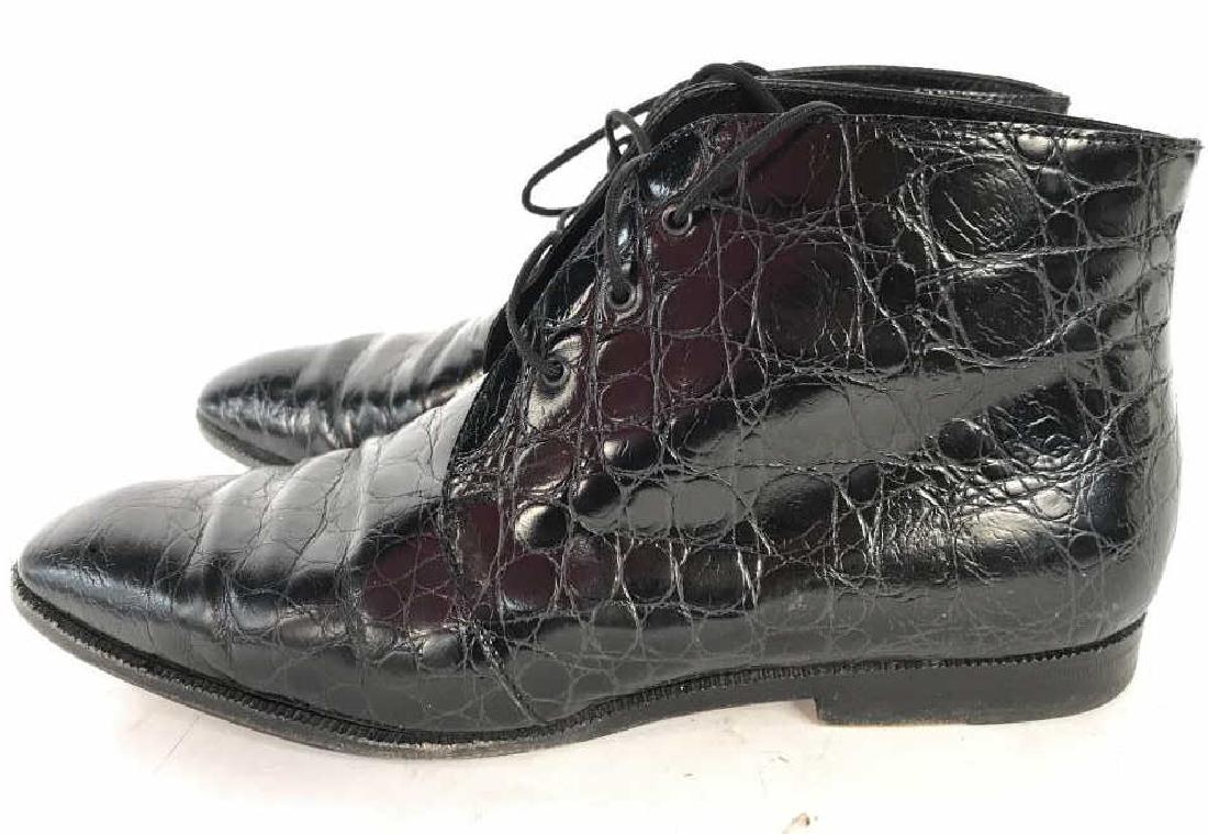 Fendi Women’s Leather Boots: Sole of boot reads FENDI. Underside reads “LEATHER, MADE IN ITALY”. Shoes are black toned with black toned laces. Includes original box. Shoes are size 6M. Shoes have some wear. Fashion accessory,