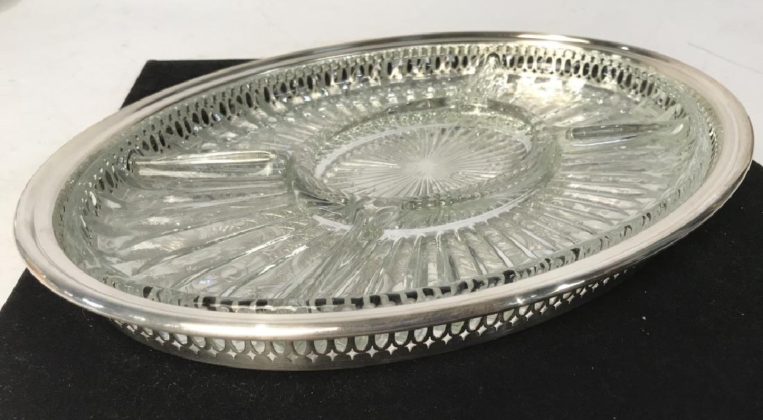 Leonard Silver Plate Hors D Oeuves Platter: Leonard Silver Plate Hors D Oeuves Platter, 14 in x 10 in, good condition, silver plate galleries Pierced platter with glass 4 compartment Insert, Leonard Brand Silver plate Serving Utensils, Serve-wa