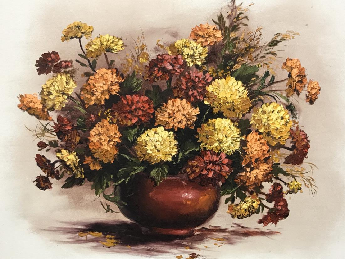 Signed Grace HARVEY Oil on Canvas, Flowers: Signed Grace HARVEY oil painting on Canvas of floral bouquet still life. Signed in lower right corner. Artwork is velvet lined and set in wood frame. Measures approx 27.25 inches in height by 31 inche