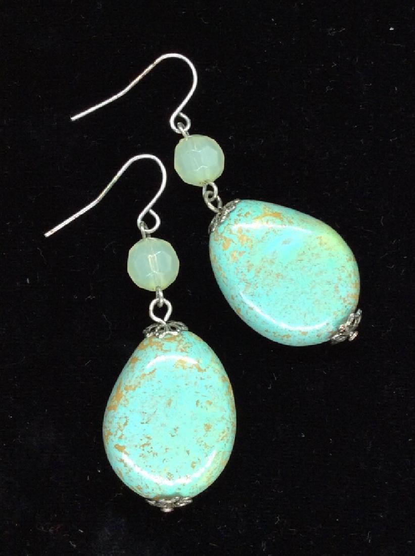 Women’s Turquoise Toned Beaded Earrings Turquoise toned: Turquoise toned stone style beads, pierced earrings, measures app 2 in long, women’s vintage costume estate jewelry, fashion accessories, decorative wearable accessory. 4