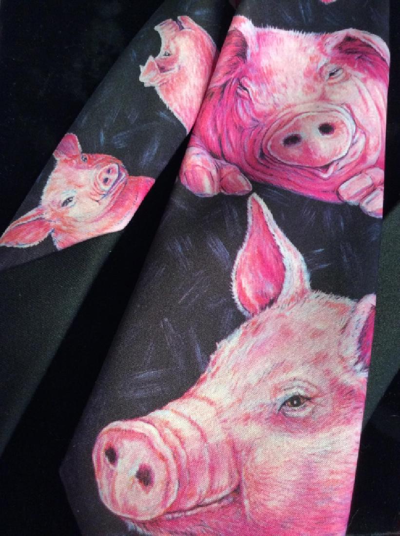 RALPH MARLIN&CO Pig Tie: Blaine Heilman Pig Design Men’s Tie, c1989. Tag for RALPH MARLIN & CO, men’s fashion accessory, wearables, measures approx 56 in long when laid flat. 4