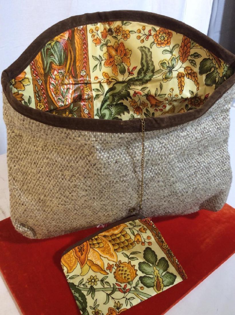 Vintage Ladies Wool Clutch: Retro Interior Lining. Possible Some Discoloration On Wool Fabric. Snap Closure, Attached Zippered Case On Interior, Detachable. Approx 14x 7.5 in. Opens Wide. Vintage Clutch, Retro Clutch, 1960’s C