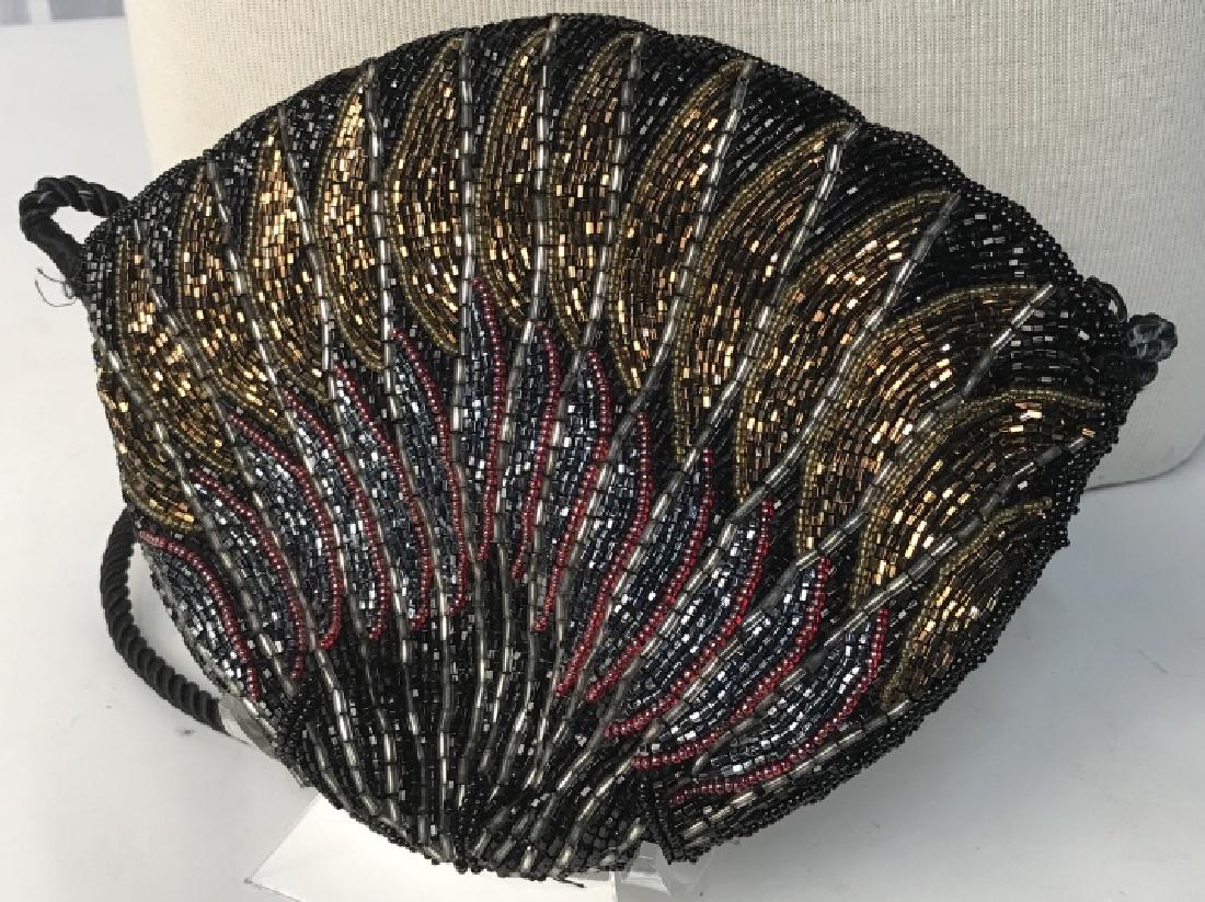 Lot 4 - Vintage Art Deco Beaded Shoulder Bags: Mini Bags, Beaded and / or Sequins. One Scallop Shape Coin Clutch w / Metal Chain. With Tag. Silver and Ivory Victorian Style. Ball Clasp Snap Closure. Walborg Tag. La Regale, Ltd. Mini Evening Bag, S