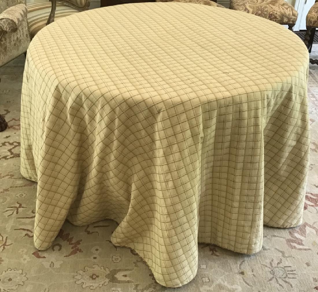 Round Table W Floor Length Tablecloth Jun 26 2019 The Benefit