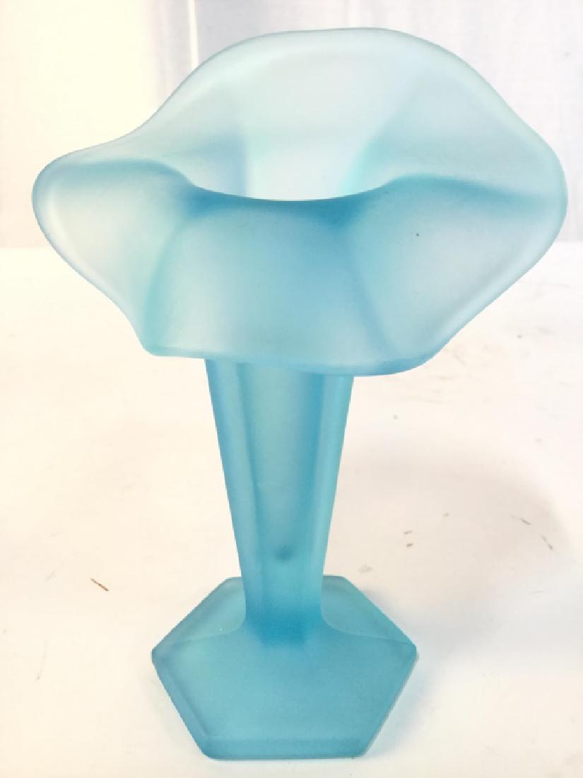 Frosted Furled Art Glass Vase: Art glass vase, bud vase, decorative accessory and tableware. measures approx 6 1/2 in by 4 in by 4 1/2 in.