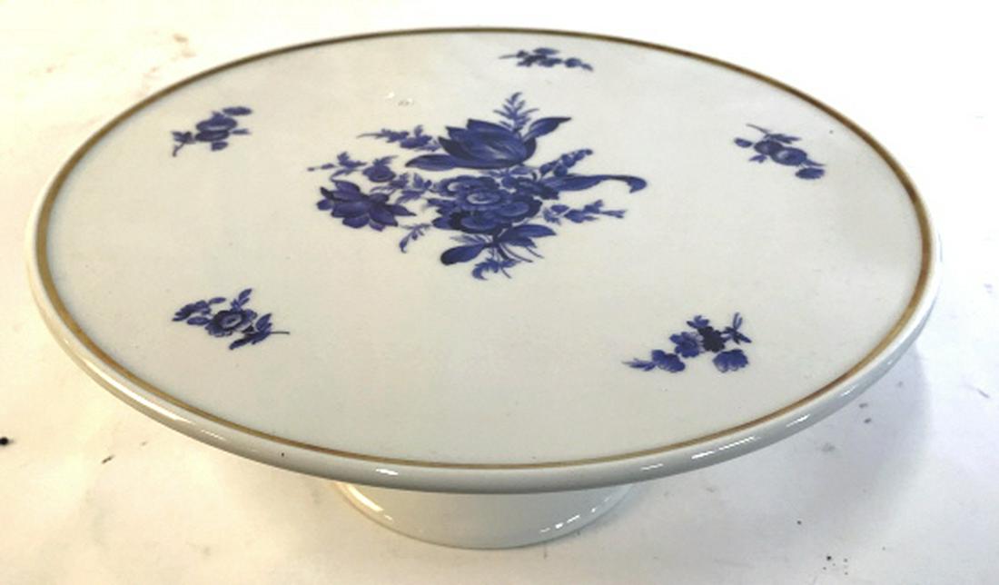 Richard Gingrich Porcelain Pedestal Stand, Italy: Cake stand, dessert stand, blue and white porcelain, marked for luxury home goods table ware designer Richard Gingrich, measures ht 4 inches, diameter app 10 inches, made in Italy