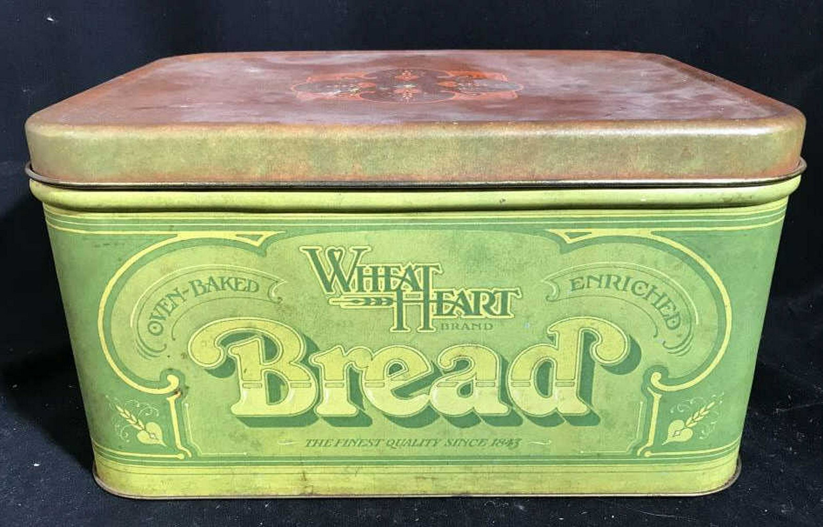 Antique Metal Bread Box, Wheat Heart Colorful graphics: Colorful graphics on lime green back ground, Lidded Metal bread box, up cycle keep sake box, decorative arts, country decor, measures ht app 8 inches, top app 14 by 10 inches