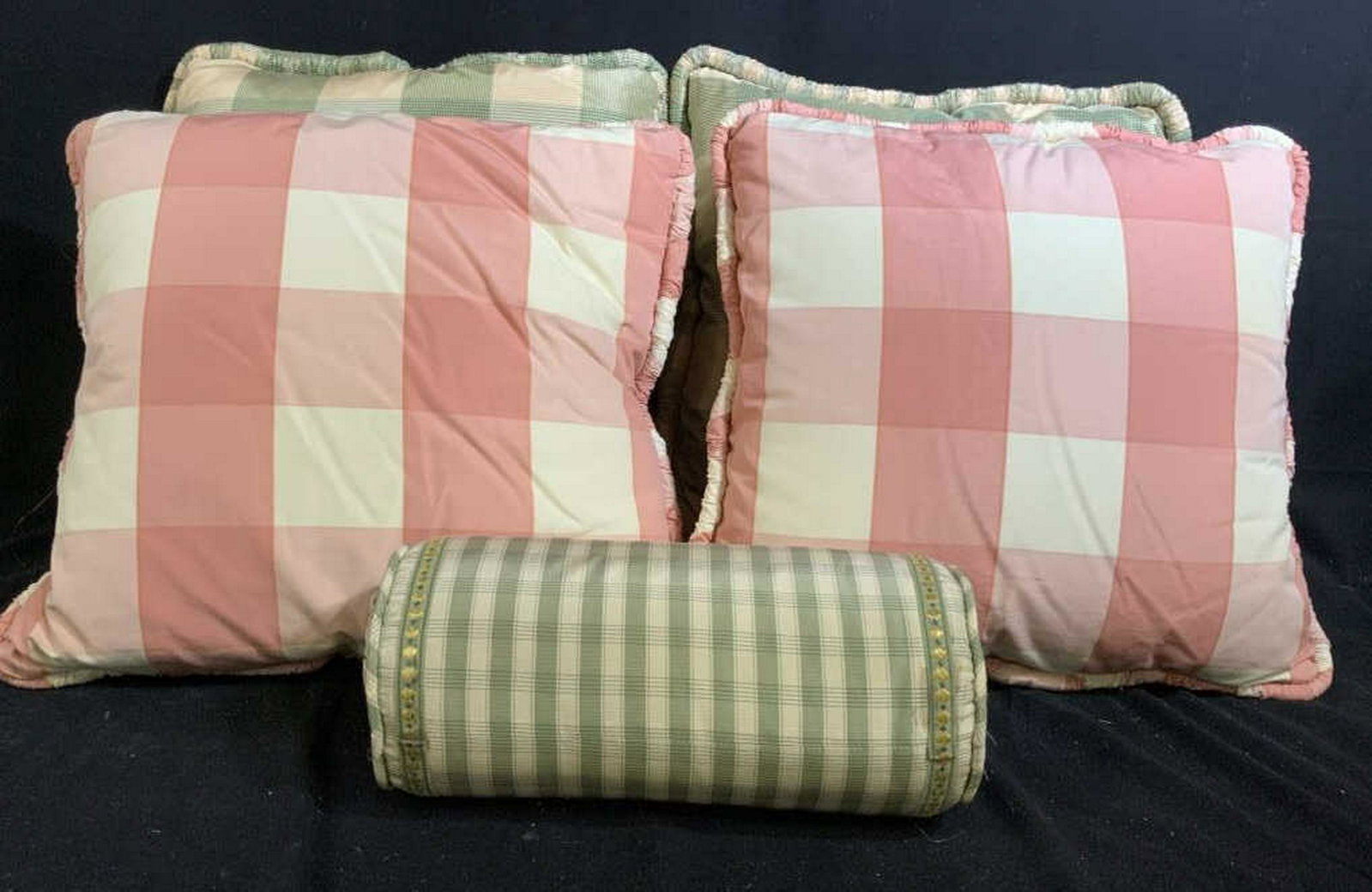 Group Pink White Green Toss Pilliws: Set of silk pillows and cotton pillows, decorative accessories, throw pillows largest measures app 20 inches square