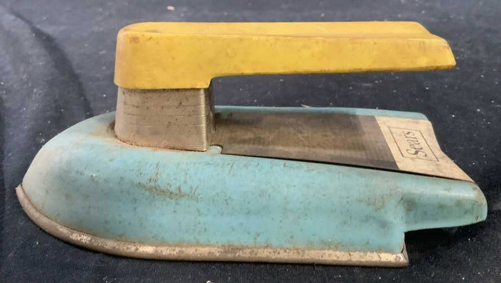 Sears Antique Metal Iron: Original paint, label for sears, antique toy, iron, collectible measures ht app 3 inches length app 7 inches