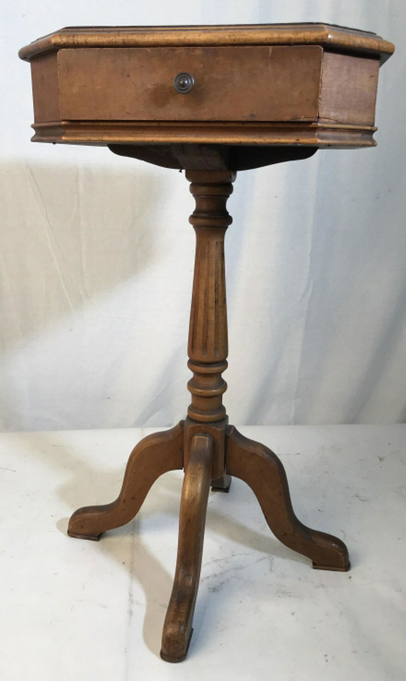 Vintage Wood Pedestal Side Table: With single drawer, hand dove tailed, vintage possibly antique, ht app 27 inches diameter top 17 inches, occasional table, home accent