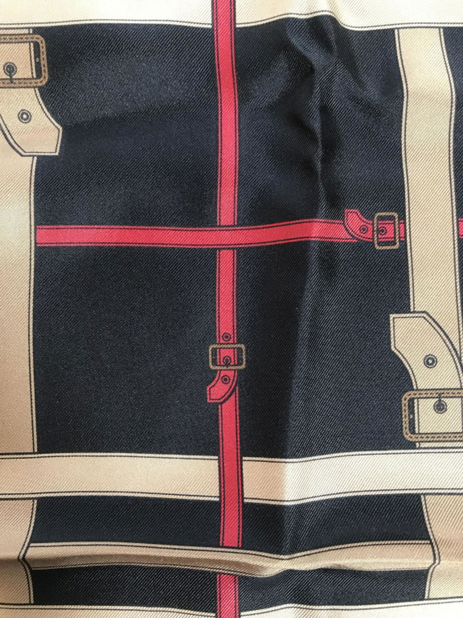 BURBERRY Check Belt Silk Scarf With Tags This Burberry: This Burberry scarf was bought in Bloomingdale’s and still has the original tags on it. Made in Italy & 100% Silk. Measures 18.5 x 18.5 in. Luxury Designer, Luxury Fashion, Women’s Accessory, Burb