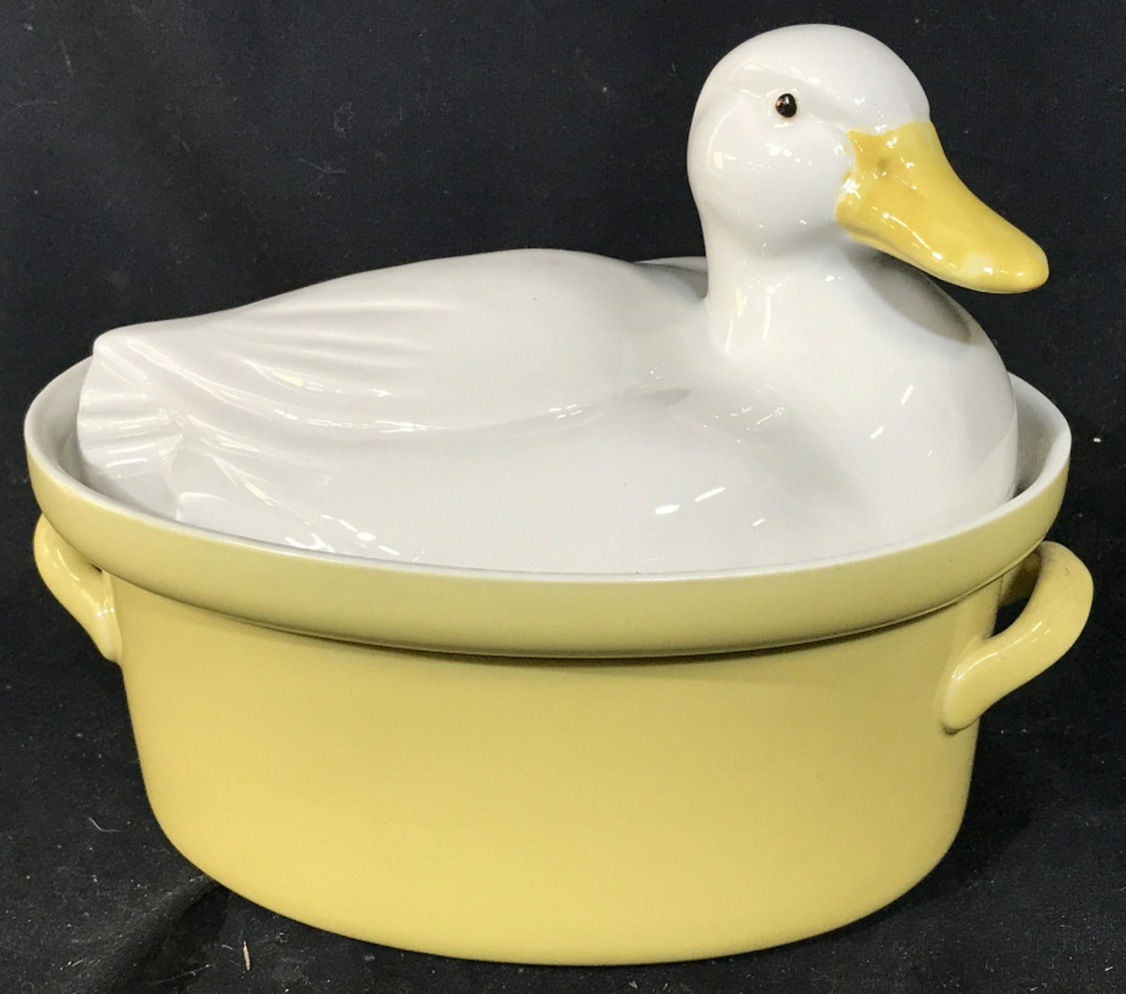 Vintage HALL Duck Casserole Pot Ceramic Pot with Duck: Ceramic Pot with Duck Figural Lid And Yellow Bottom. Has small lifting handles. No chipping, discoloration. Approx 10 x 7 x 7 with Pot depth 3 in. Casserole, Cooking, kitchen, Tableware, Vintage Hall 