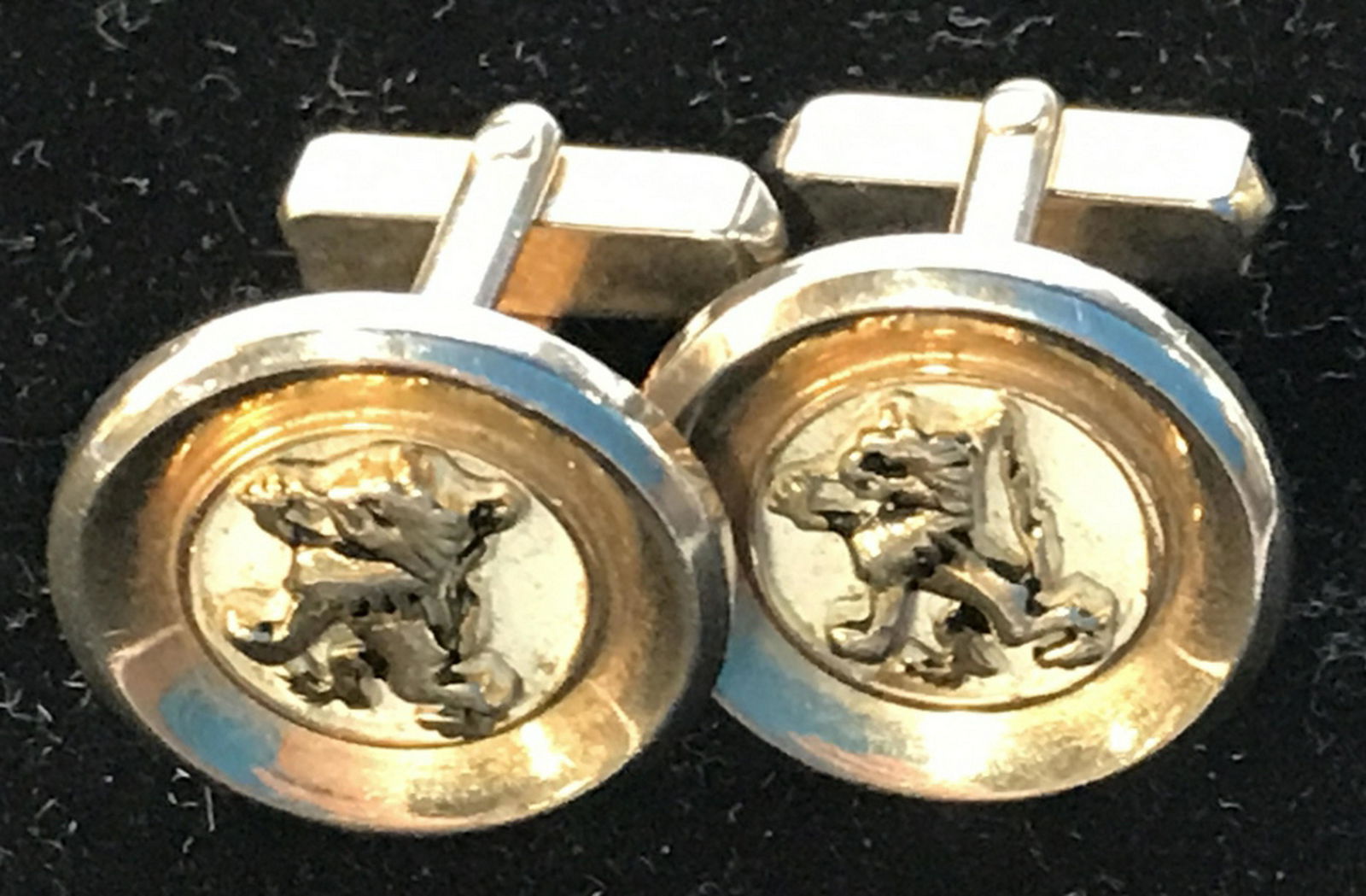 Multi Tone Tone Regal Lion Cuff Links Round Cuff Links: Round Cuff Links with center Lion. Mostly Silver tone. Measure 3/4 in diameter. Cuff Links, Lion, Men’s Jewelry, Dress Shirt Accessory, wearables, Evening wear Accessory, Men’s fashion, vintage li