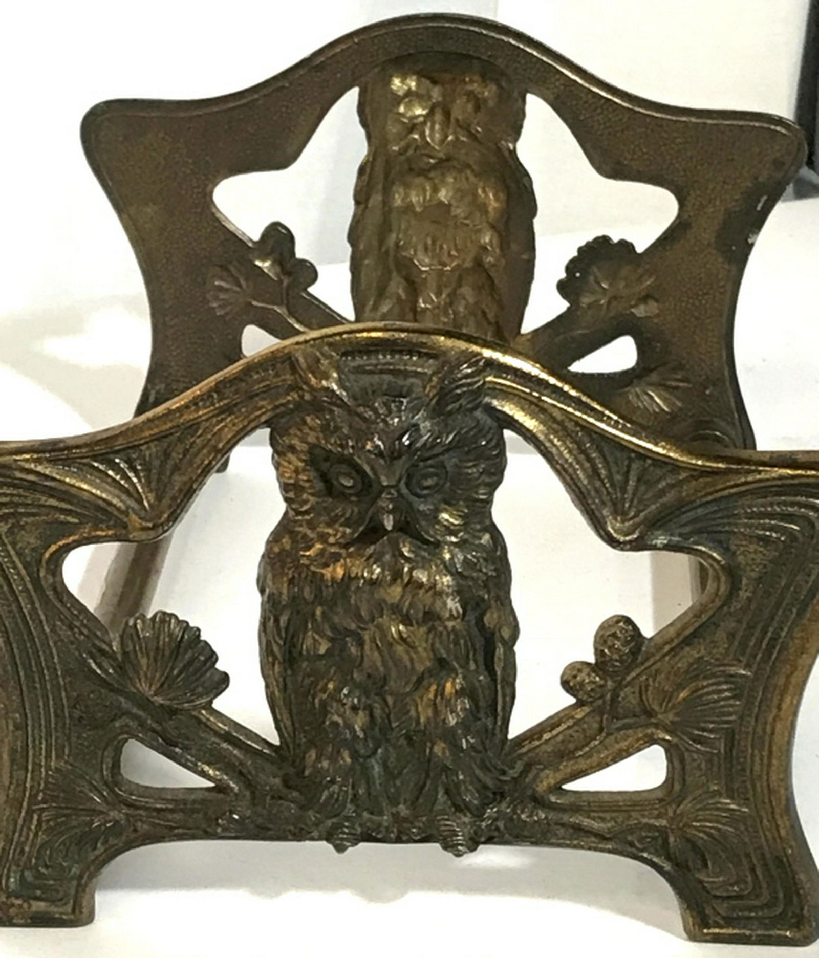 Owl Motif Brass Expandable Bookends Vintage or Antique: Vintage or Antique Art Nouveau double sliding pair of owl bookends made by the Judd Mfg Co. Circa early 1900s. Marked '9776' on the insides of each owl. Possibly mixture of bronze/brass or plated. The