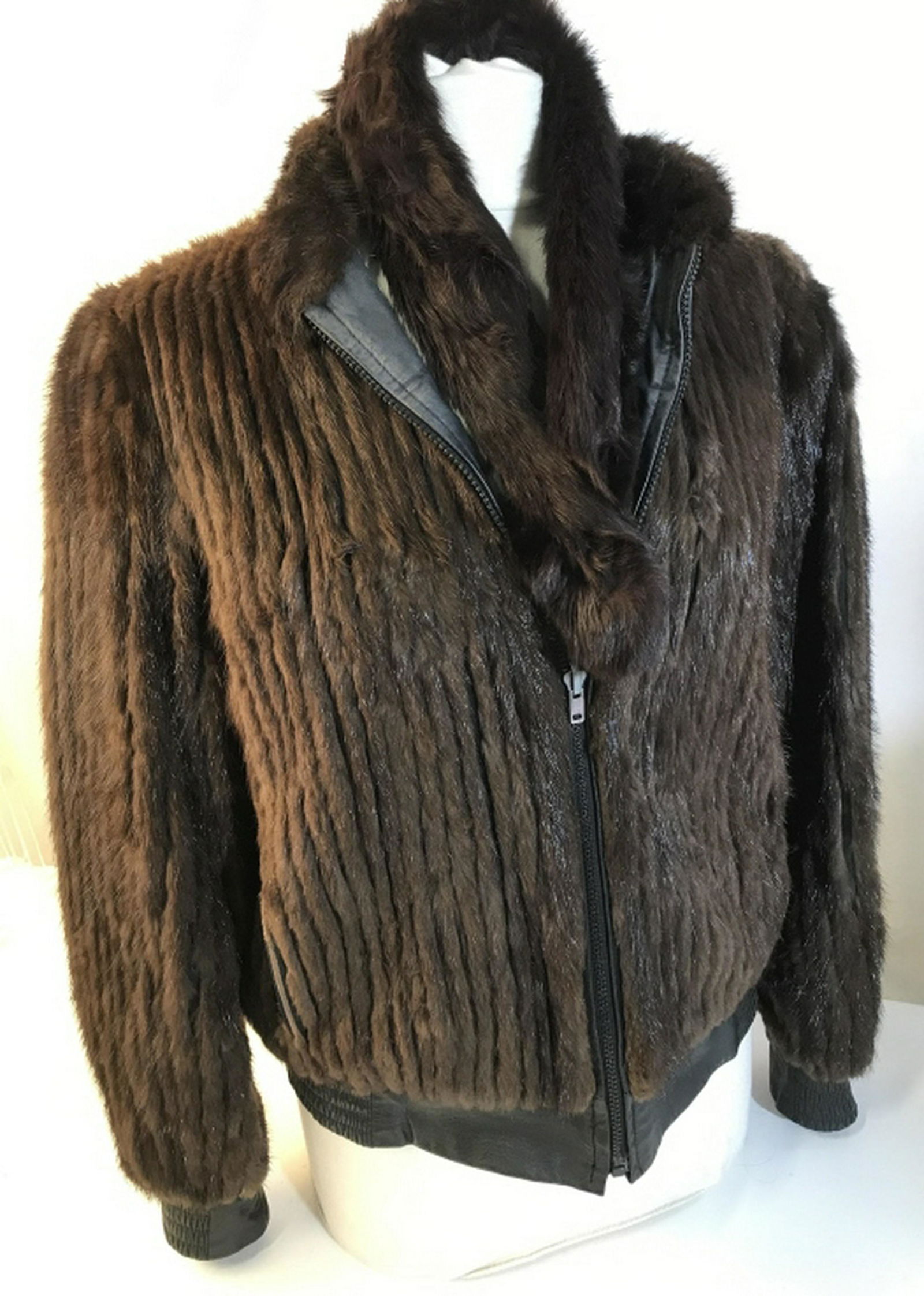 Reversible fur jacket and scarf set in brown Reversible: Reversible vintage fur jacket with scarf. Jacket is made out of possibly rabbit fur / leather. Possibly a size medium or large. Wearing around the pocket and elbow area. Fur jacket, short jacket, leat