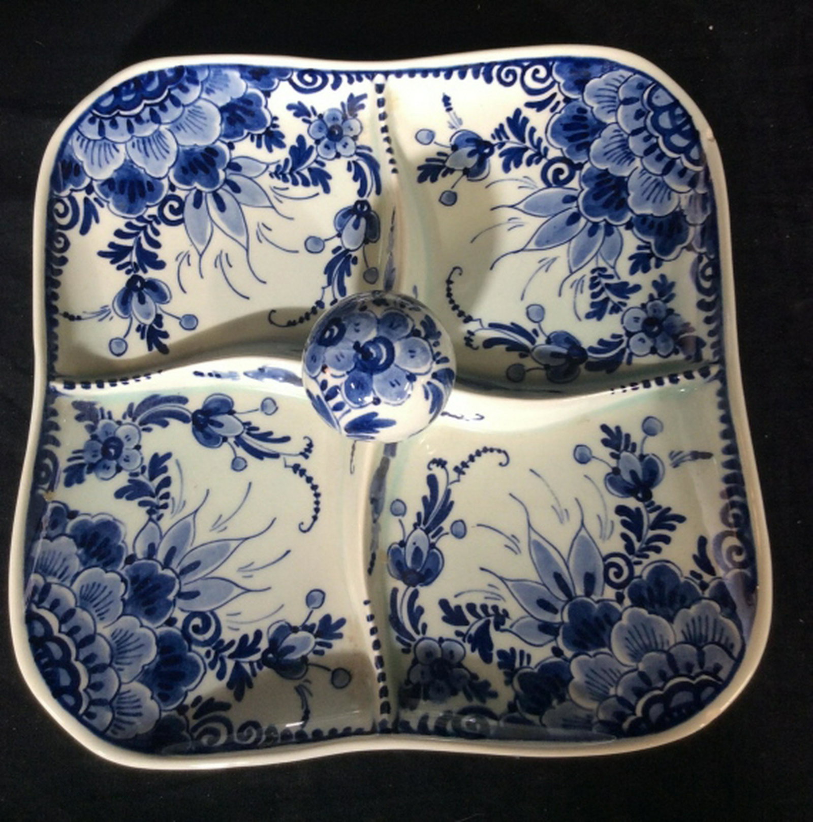 DELFT HAND PAINTED Ceramic 4 SIDED TRAY Blue & White: Blue & White Vintage Ceramic Tray Decorative Floral Motif. Underside Reads: Regina Delft 1033A Hand Painted Made in Holland. Small Chip. Kitchen, Tableware, Peanut, Candy Dish. Size 8 1/2 inches Width