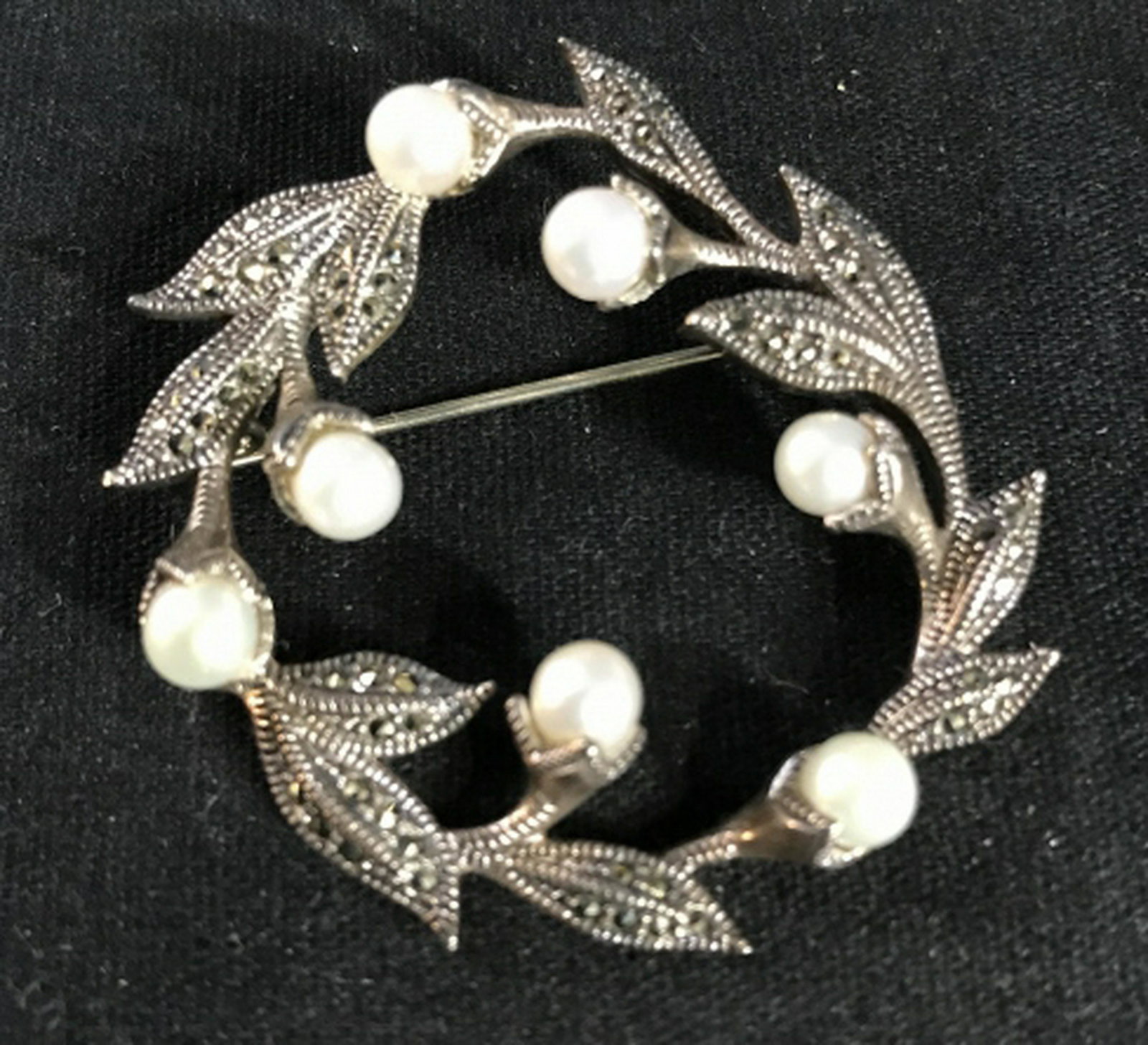 Vintage Sterling Silver Marcasite Pearl Pin Estate: Estate jewelry, marked 925, estate jewelry, Art Deco Design marcasite pearl sterling brooch, diameter app 2 inches Fashion accessory, wearables, women's vintage estate jewelry