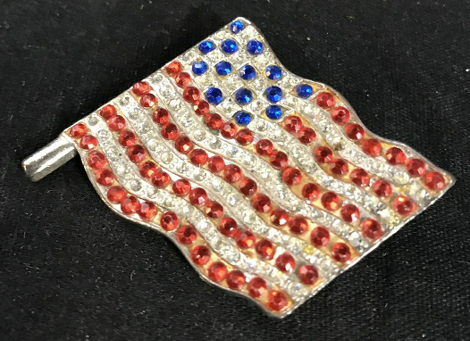 Red White Blue Rhinestone Flag Pin Estate jewelry,: Estate jewelry, vintage jewelry, Stars and Stripes in Rhinestone, silver Toned setting, American flag pin, ht app 2 inches by 2 inches Fashion accessory, wearables, women's vintage costume estate jewe