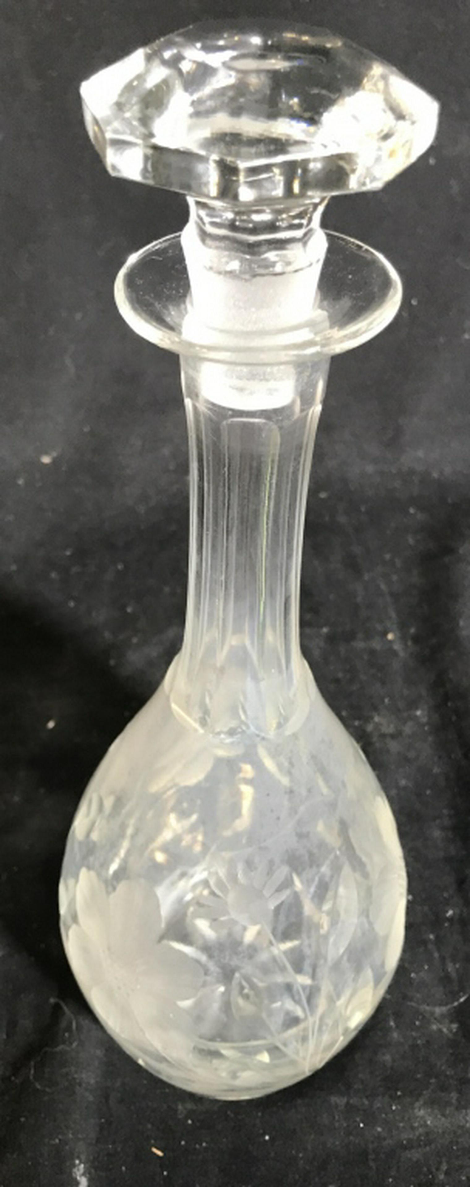 Etched Glass Vintage Decanter Collectible glass ware,: Collectible glass ware, bar ware, table ware, decorative accessory, ht app 12 inches