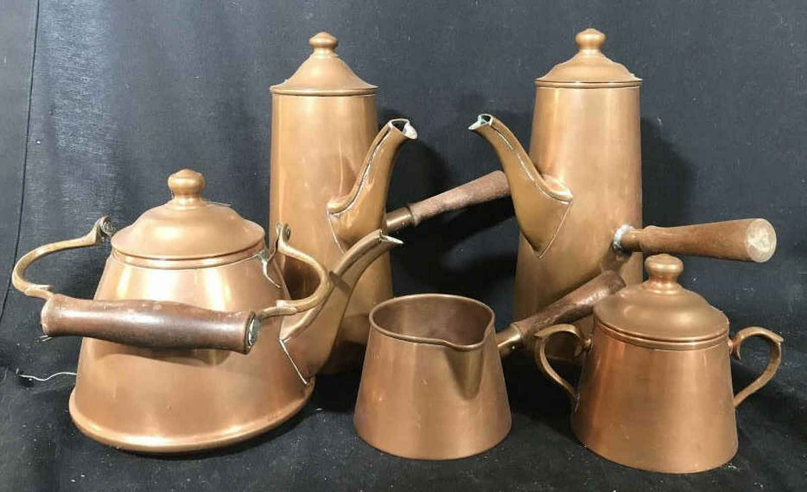 5 Pc Vintage Copper Hot Chocolate set Set includes wood: Set includes wood Handled Tea Pot, two wood handle hot chocolate pots ht app 10 inches, Lidded sugar, and Handled melting pot, kitchenware, Copper Set, Collectible Tea Pot hot chocolate pots, copper