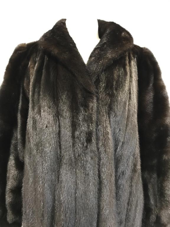 Full Length MINK COAT w Silk Paisley Lining: Luxurious Mink Coat fully lined with solid stitching, no rips. Four clasp- loop closures all in good form. One at Chest, below breast, waist and at thighs. Wide sleeves end in a single cuff, no issues