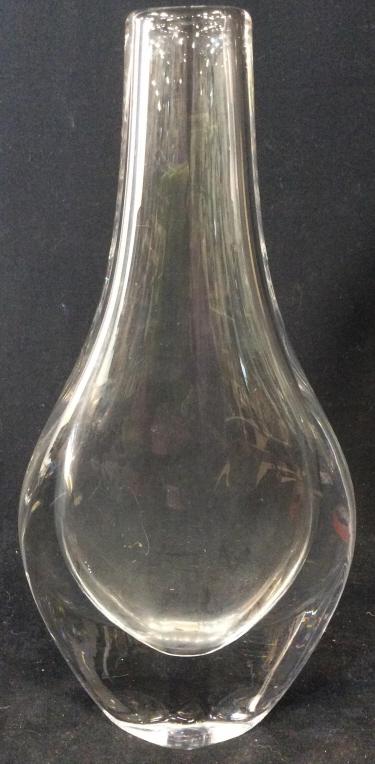 NILS LANDBERG Signed Orrefors Cut Crystal Vase: Underside is marked N LANDBERG ORREFORS. Piece appears to be Crystal. Centerpiece, Orrefors vase, Crystal Vase, Art Glass Vase. Measures approx 13 inches tall 6 inches wide. decorative accessories, ta