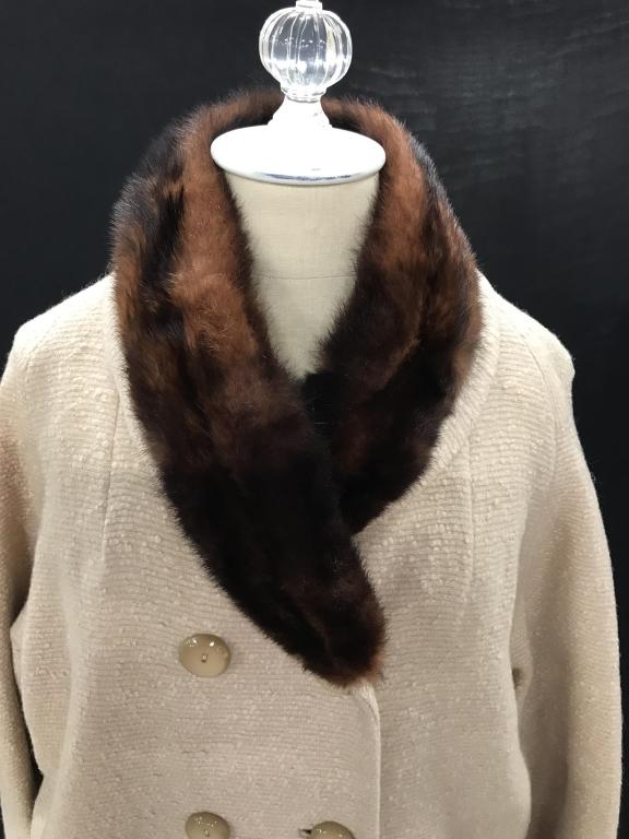 MINK COLLAR Double Breasted Pea Coat: Vintage Wool Coat, side pockets, Peach Rayon Lining I good shape. Collar is Mink, detachable with snaps. Parts of collar need sewing reinforced. Coat Length, approx 30.5 in. Arm length, 26.5 in. Waist