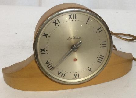 Vintage Seth Thomas Wooden Desk Clock Sep 11 2019 The Benefit